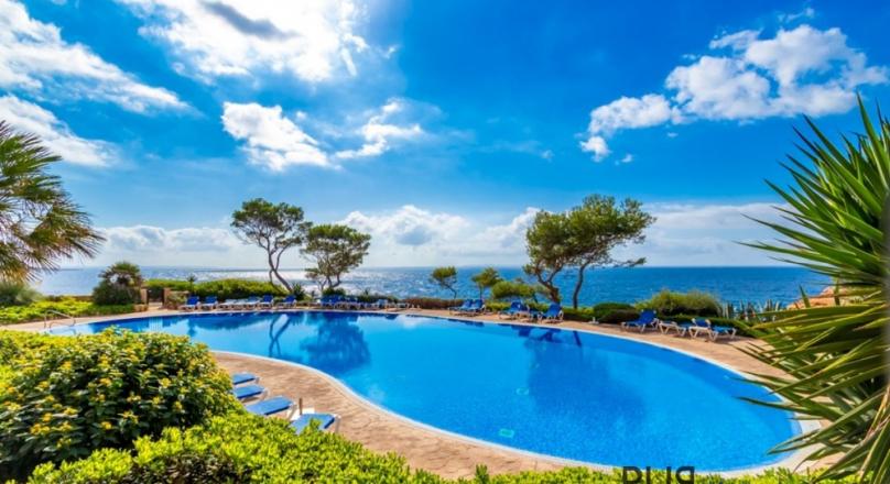 Enjoy the south. Vallgornera. Apartment. 1st sea line. Sea view. Sea access. 