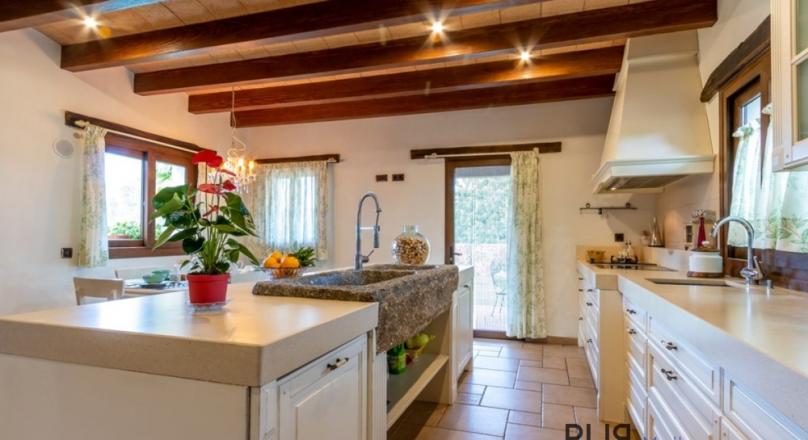 Holiday rental object. With license. Between Llucmajor and S'Estanyol. Very attractive.