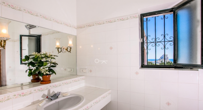 Finca for sale in Calpe with lovely views over the Bay and the Peñon Ifach