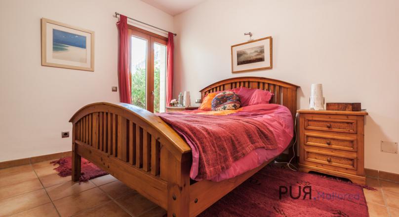 A finca with really much space. 5 bedrooms / 4 bathrooms. And fast at the sea.