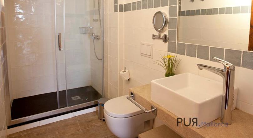 Pollenca. The most beautiful city in the north. Many say. A mansion there. In the middle. The finest