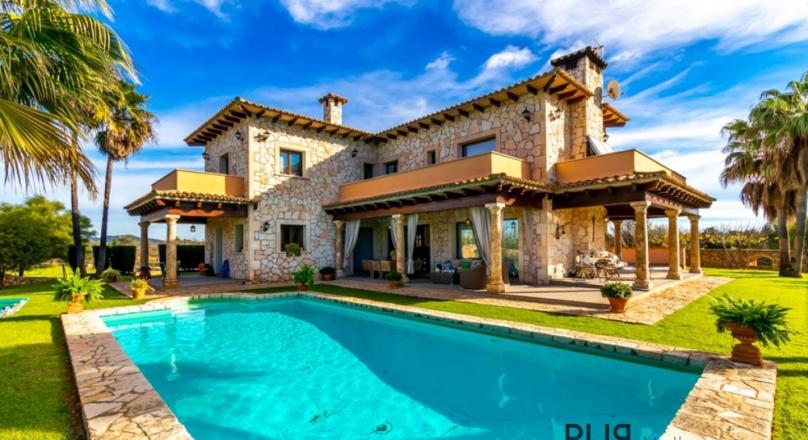 Holiday rental object. With license. Between Llucmajor and S'Estanyol. Very attractive.