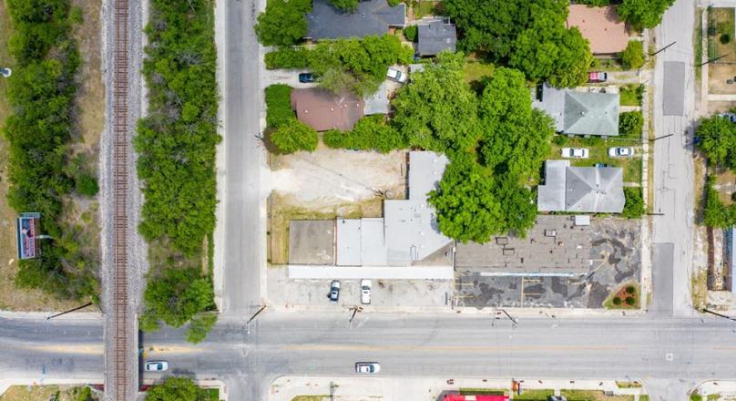 New special price! Large house in the center of Priseltsi, with garden and sea view 