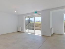 Commercial space, with its own terrace, adjacent to Coresi Business Park!