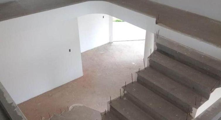 5 bedrooms 6 bathrooms House