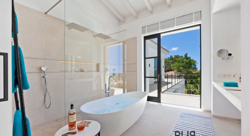 Port d'Andratx. Only prestigious. No. Simply to feel good. Villa with sea view.