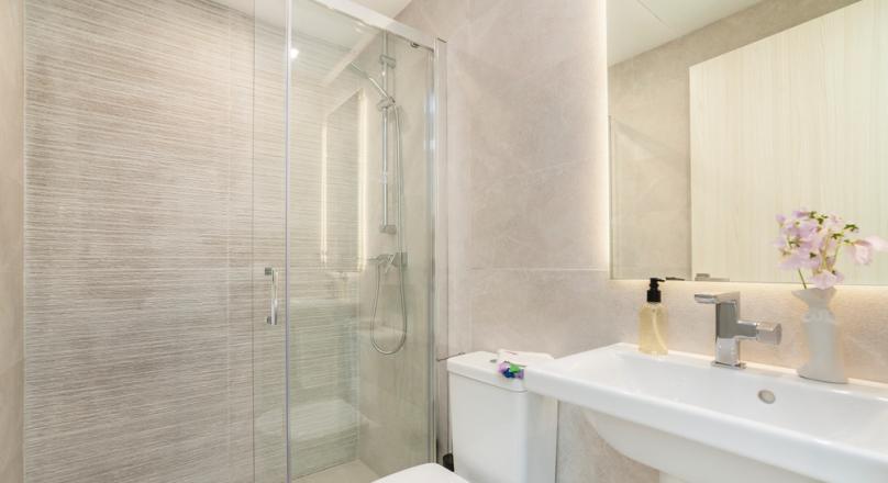 Cala d'Or. Everything in white. Ibiza in Majorca. New build apartments. The chic marina in Lauflage