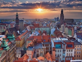 NEW Commercial space in Wrocław/Poland, 6 500 m2 / 700 000 ft2