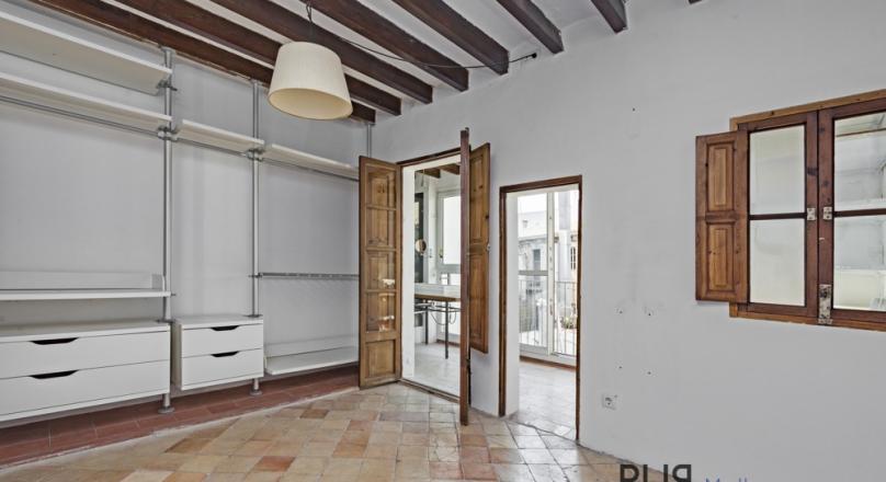 Santa Catalina. In the middle. A typical house. A typical apartment. Just lost.