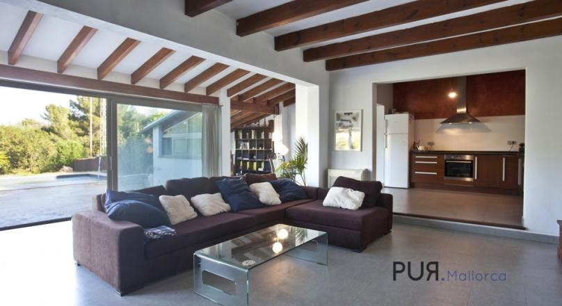 Pollenca. Finca. Nestled in an environment of sea and forests. Holiday rental license.