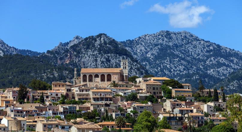 A finca to cuddle. At the foot of the Tramuntana.