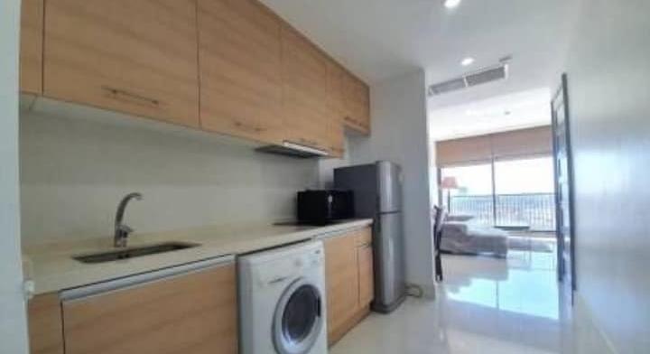 Pet friendly Newly renovate condo for rent at Sukhumvit Soi 22 Bangkok