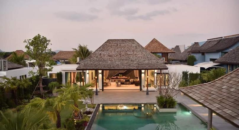 Elegant 4 Bedroom Pool Villa