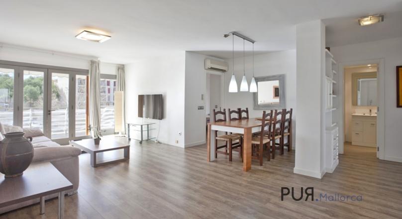 Port Pollenca. Short distances to the water. Large, completely renovated apartment.