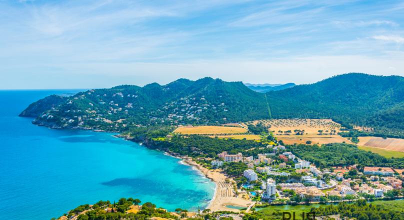 The northeast is calling. Use the attractiveness of the area around Cala Ratjada.