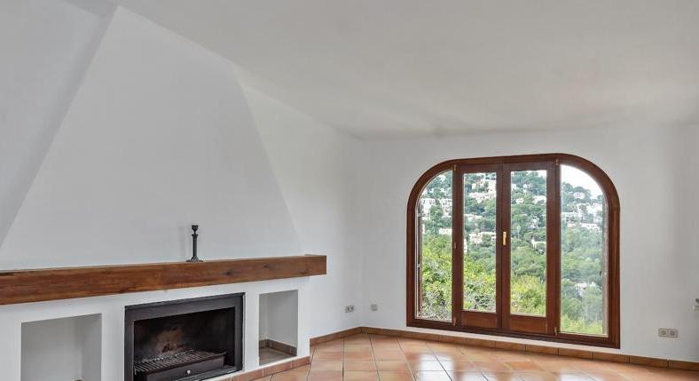 Villa in the northeast. Canyamel. With a lot of space. And small price.