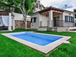 Campanet. A chalet with high comfort. View of the bay of Alcudia.