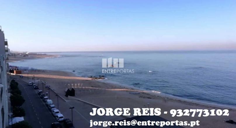 1 + 1 bedroom apartment in front of Aver-o-Mar beach, Póvoa de Varzim