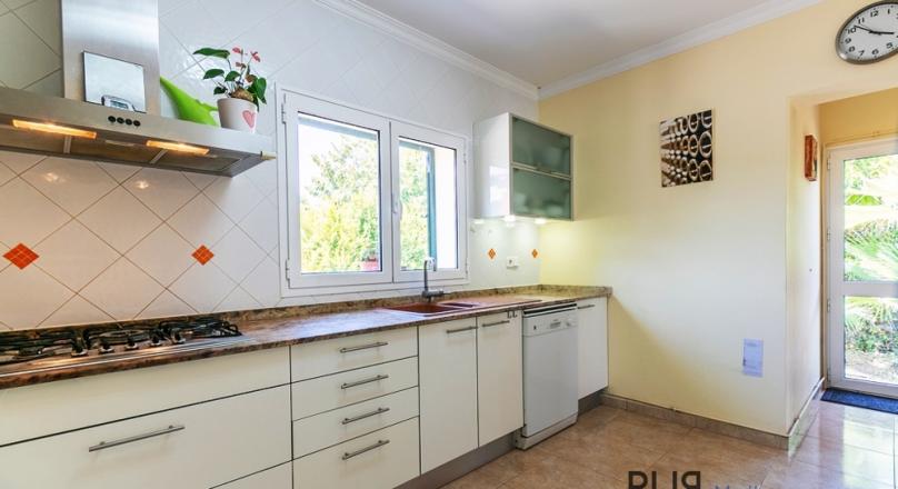 Modern finca. Sencelles. Spacious. Additional guesthouse possible!