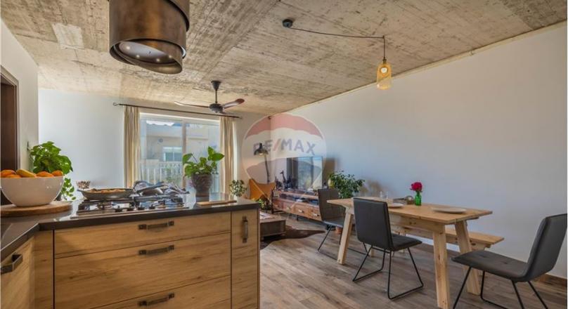 Manikata - Corner Apartment with Sea Views