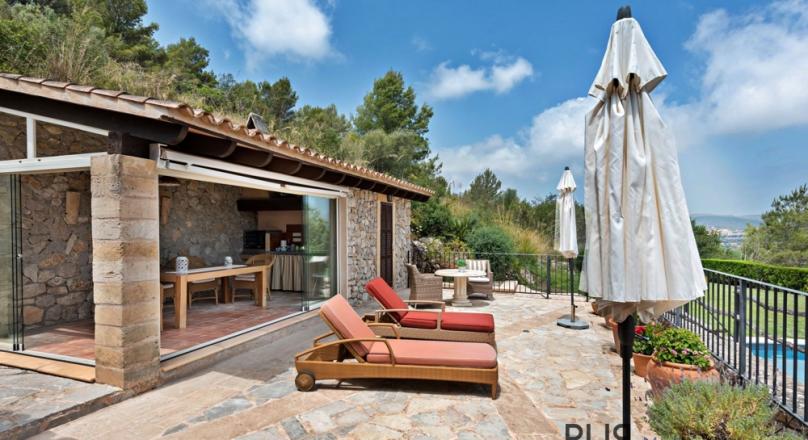 Your impression? A finca. A real finca. And with vacation rental license