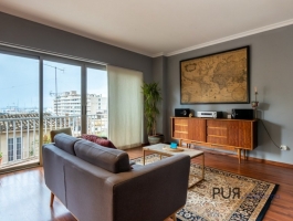 The trendy district of Palma. Santa Catalina. Flat. Sea views. On 3 floors. We mean: buy.