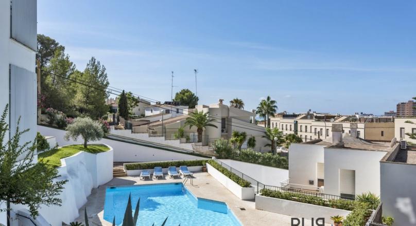 Short distances to anywhere. In the hotspot Palma. Bonanova. Apartment with lots of space.