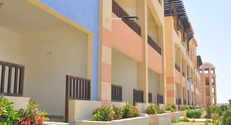 20 apartments ready to move in directly overlooking the pool & Marina view
