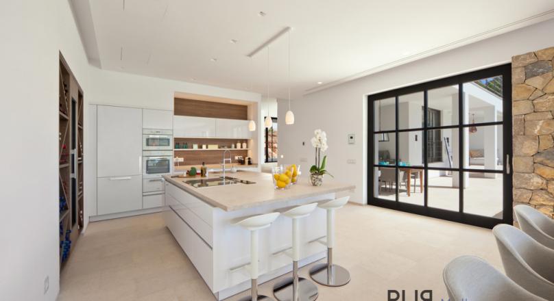 Port d'Andratx. Only prestigious. No. Simply to feel good. Villa with sea view.
