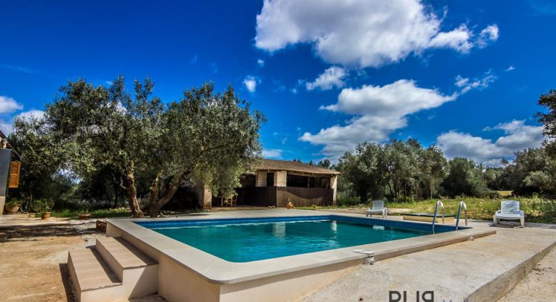 Campos. Real Mallorcan finca. Large property. Little price.