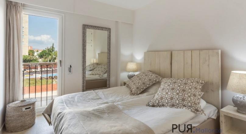 The sea on your doorstep. The old town in walking distance. Portixol. Luxury apartment.