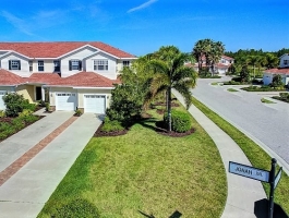 FURNISHED, END UNIT townhome with 3 bedrooms