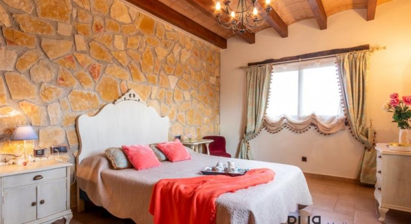 Holiday rental object. With license. Between Llucmajor and S'Estanyol. Very attractive.