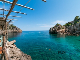Mallorca in the north. Puerto de Deia. A little house. An absolute gem. Walk to the beach.