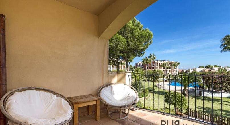 Big apartment. Very well maintained facility. And for dinner on foot to Port Adriano.