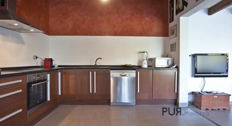 Pollenca. Finca. Nestled in an environment of sea and forests. Holiday rental license.