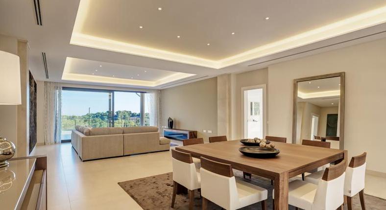Villa. Close to the golf course. Brand new. Equipment high end.
