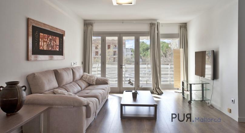 Port Pollenca. Short distances to the water. Large, completely renovated apartment.