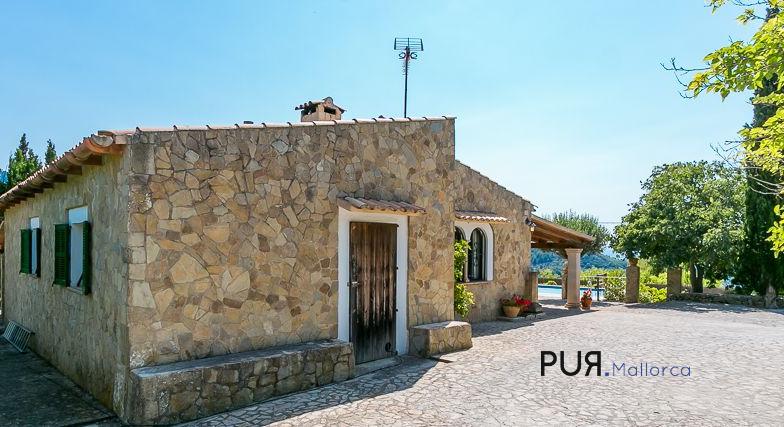Real Mallorca feel. At the gates of Palma. In Esporles. A finca with a lot of views.