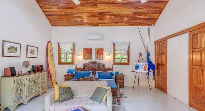 4 rooms - 5 minutes walk to the beach