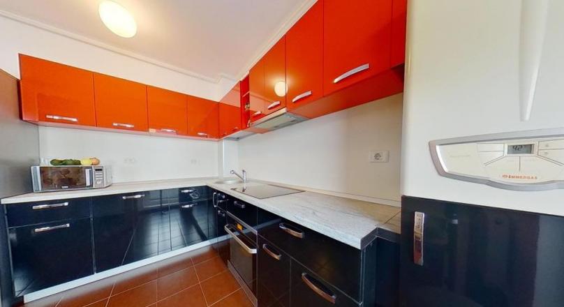Sunny and panoramic positioning, in elegance and comfort, Semicentral