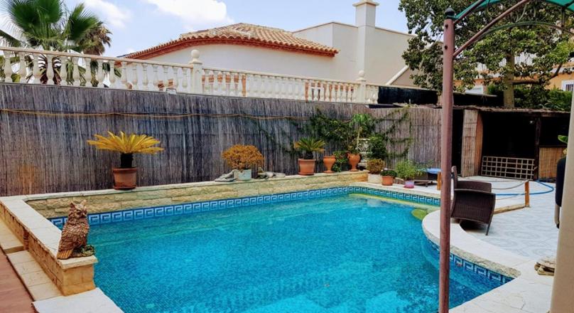 INDEPENDENT VILLA IN CIUDAD QUESADA