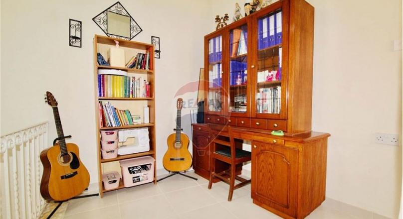 ZEJTUN - New on the market comes this beautifully converted two bedroom