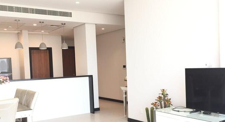 Sea View 2 Bedroom Apt In Reef Island