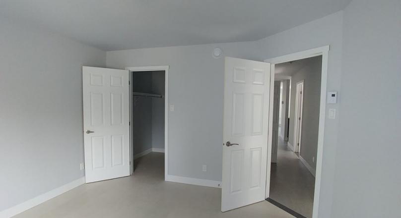 Grand logement style condo
