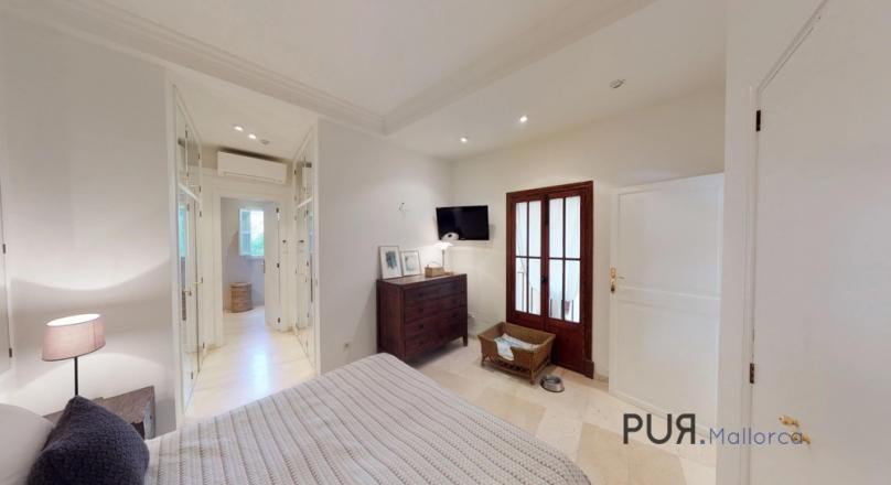 That can not be. A townhouse with vacation rental license in La Lonja. But.