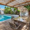 Renovated beachhouse style chalet