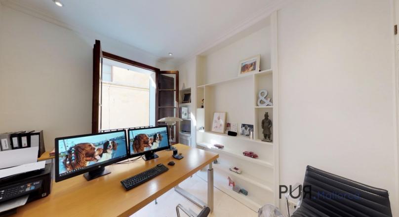 That can not be. A townhouse with vacation rental license in La Lonja. But.