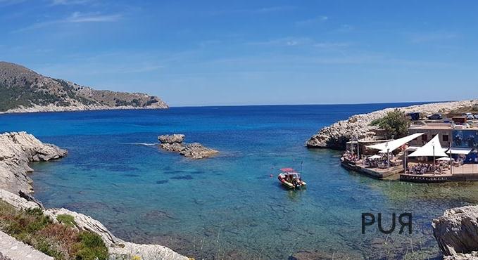 Capdepera. Cala Lliteres. New apartments. Directly at the sea. 