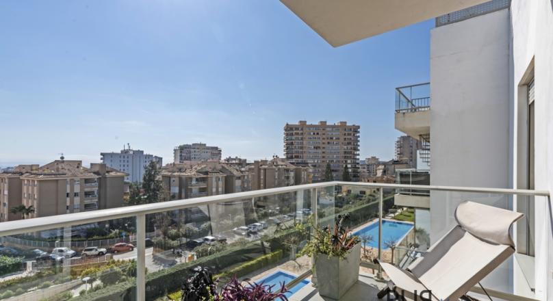 Townhome. View over the city. Penthouse. Above Son Espanyolet. Small but nice.